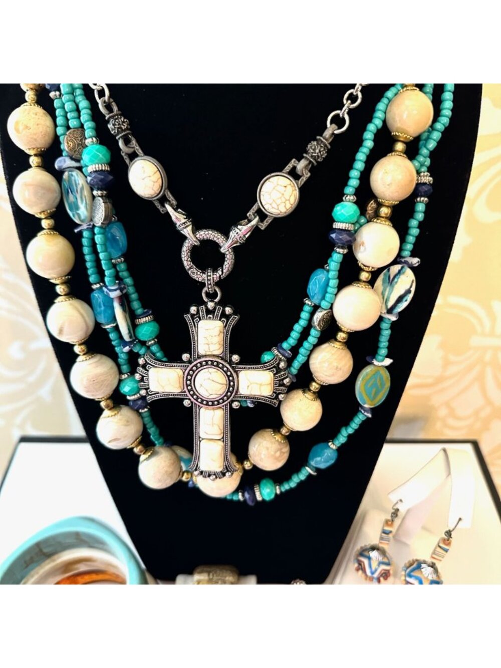 Jewelry Lot Vintage Modern Western Style Necklaces Bracelets Earrings - Picture 2 of 12